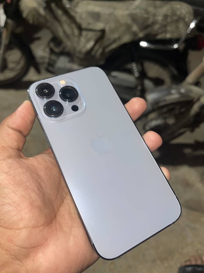 Apple iPhone 13 Pro 0
