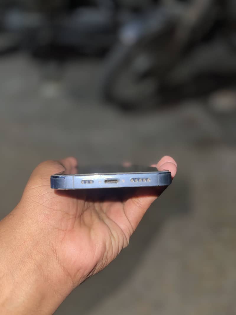 Apple iPhone 13 Pro 4