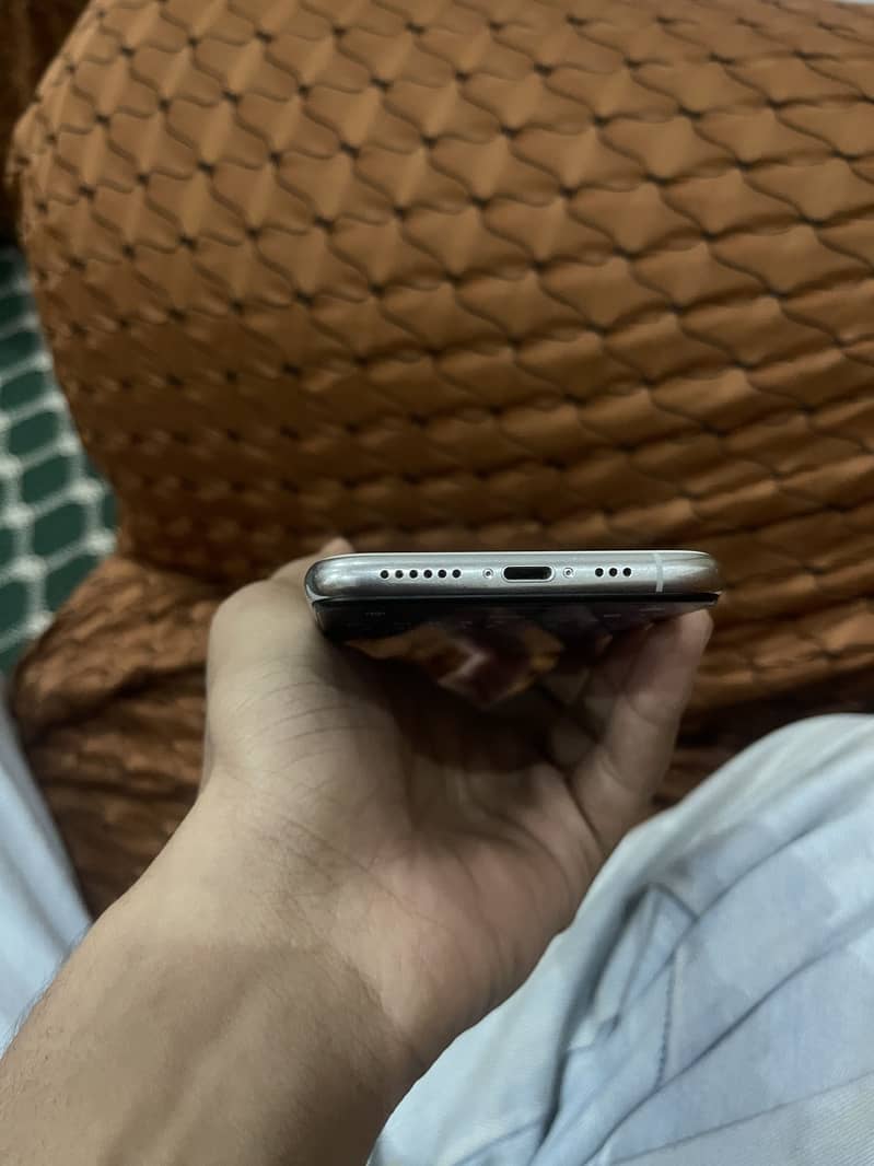 Apple iPhone 11 Pro 3