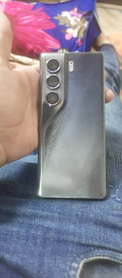Tecno CAMON 40 Pro 256 gb lush Condition water pack