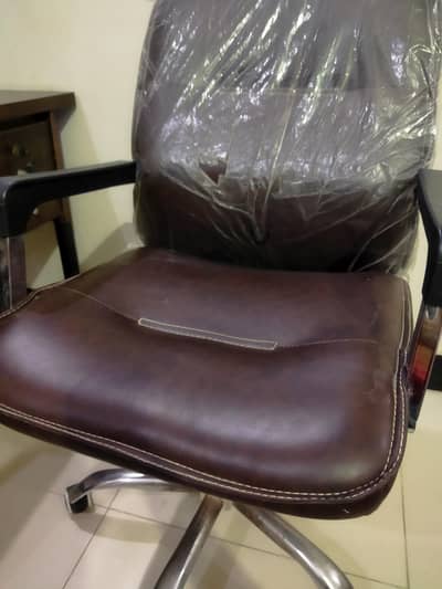 Revolving Chair in good condition for Sale