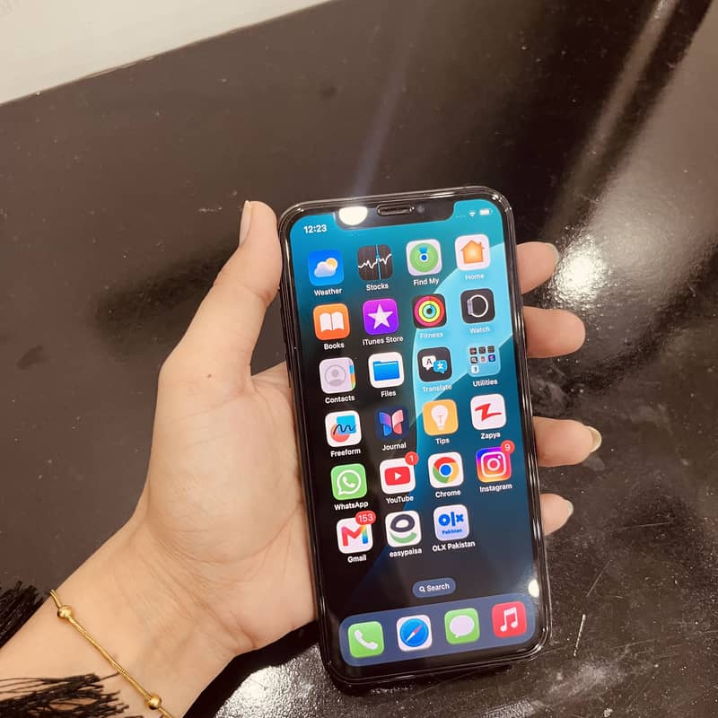 Apple iPhone XS 5