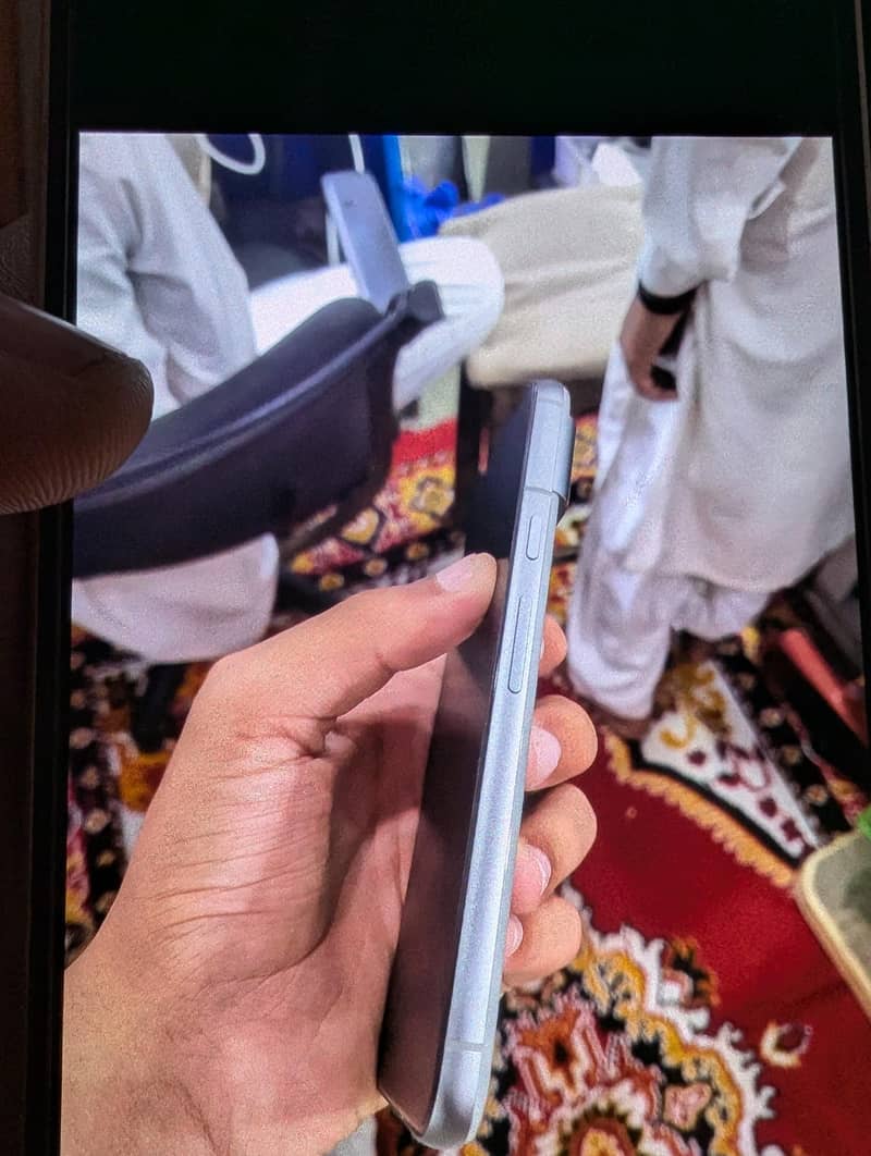Google Pixel 8 2