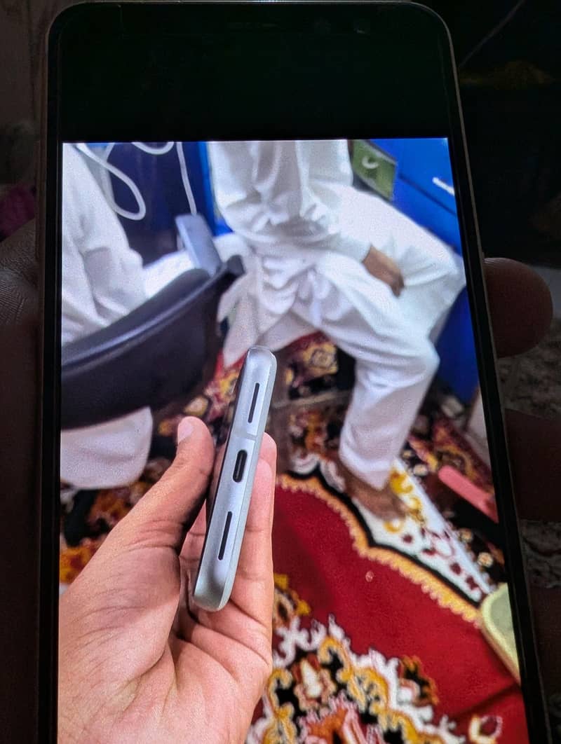 Google Pixel 8 5