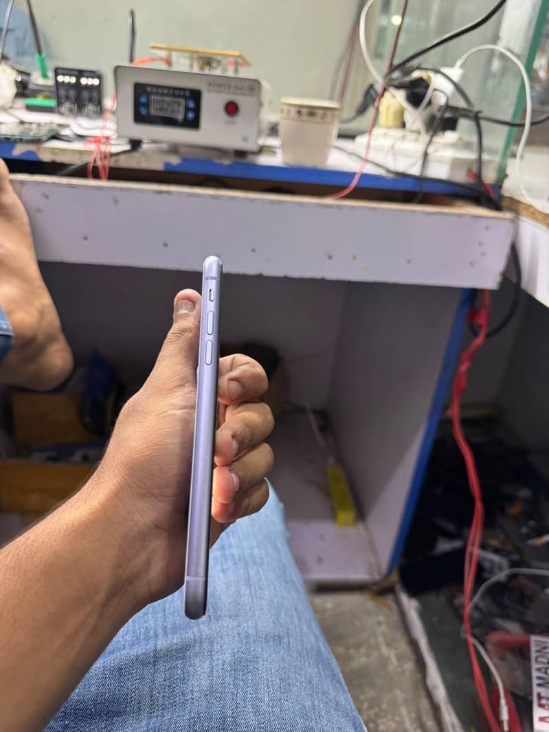 Apple iPhone 11 2