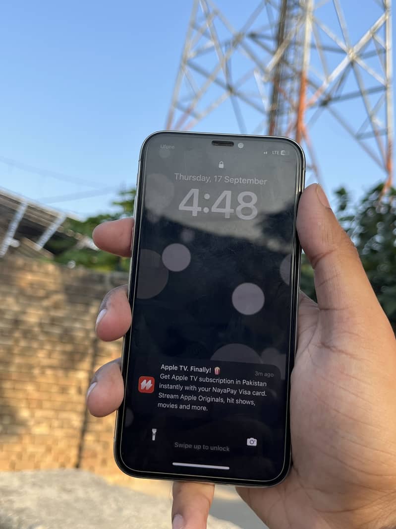 Apple iPhone X 4