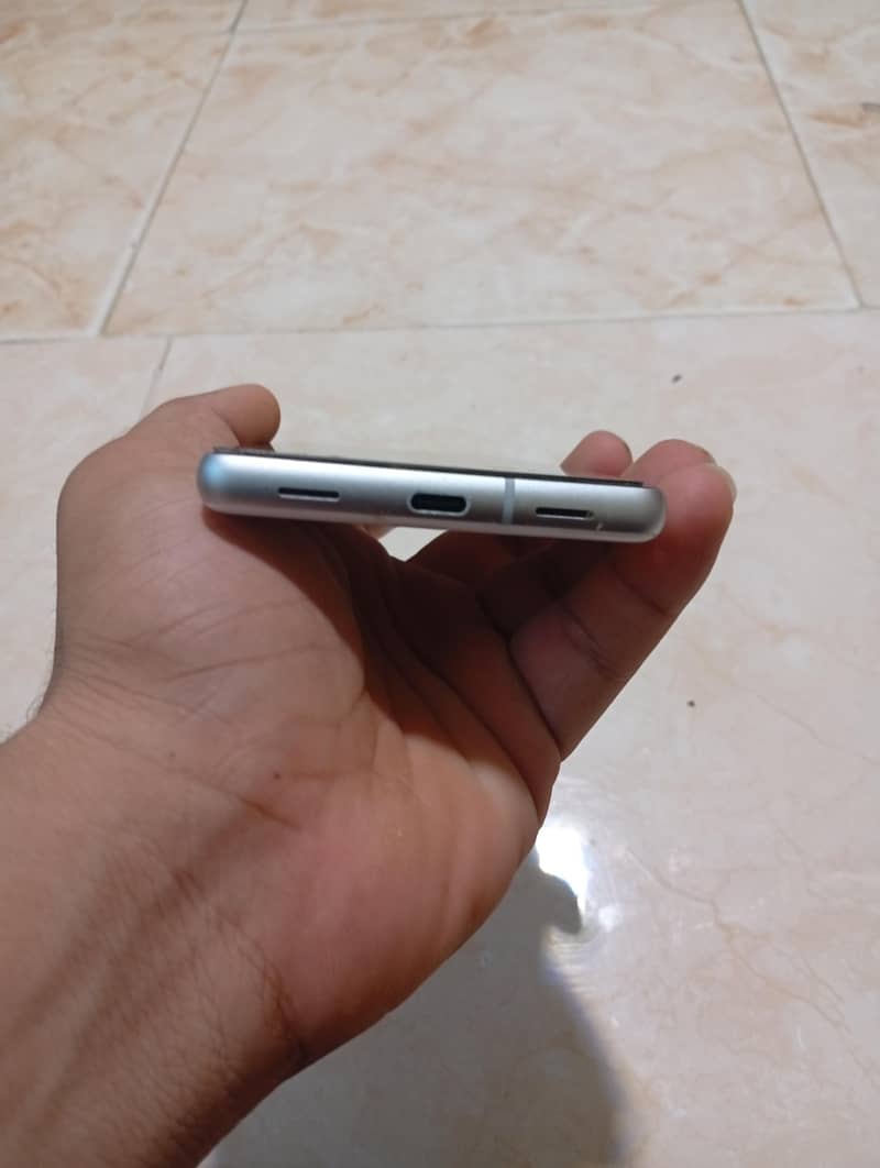 Goggle pixel 7a 4