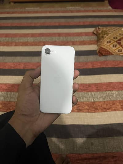 Apple iPhone 16e