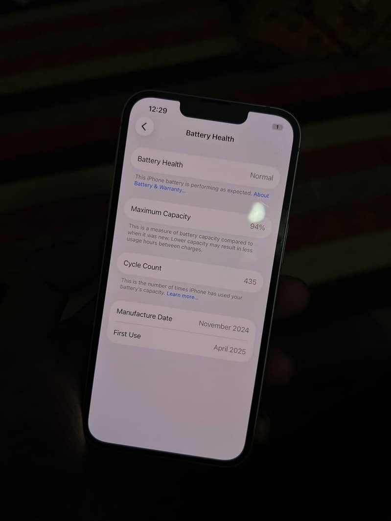 Apple iPhone 16e 6