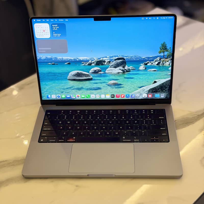 Macbook Pro M2 pro 16 core processor 14” 0
