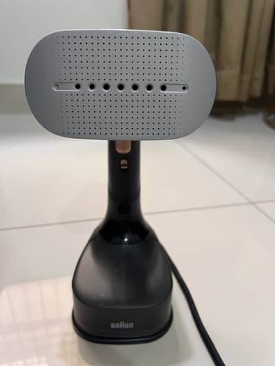 BRAND NEW STEAMER WITH BOX FOR SALE IMPORTED NOT USED ONCE