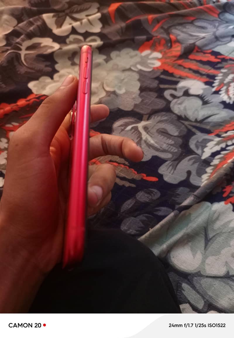 Apple iPhone 11 3