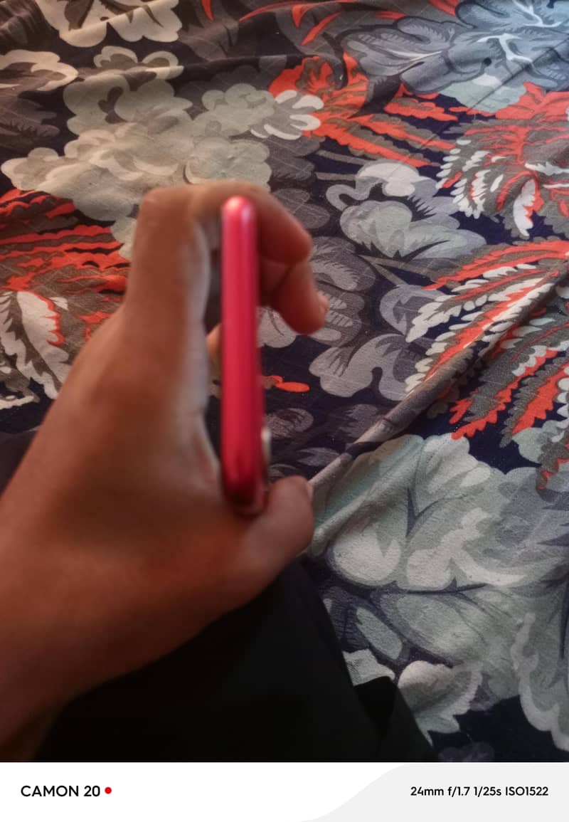 Apple iPhone 11 4