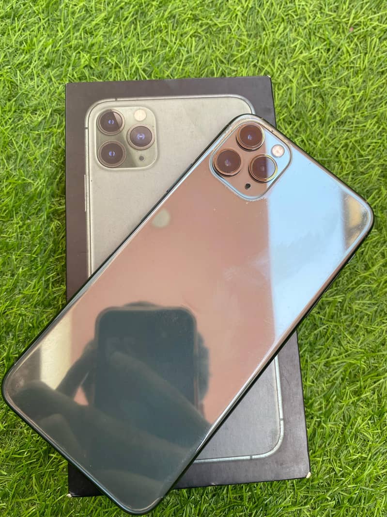 Apple iPhone 11 pro max 0