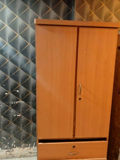 BROWN WOODEN CUPBOARD