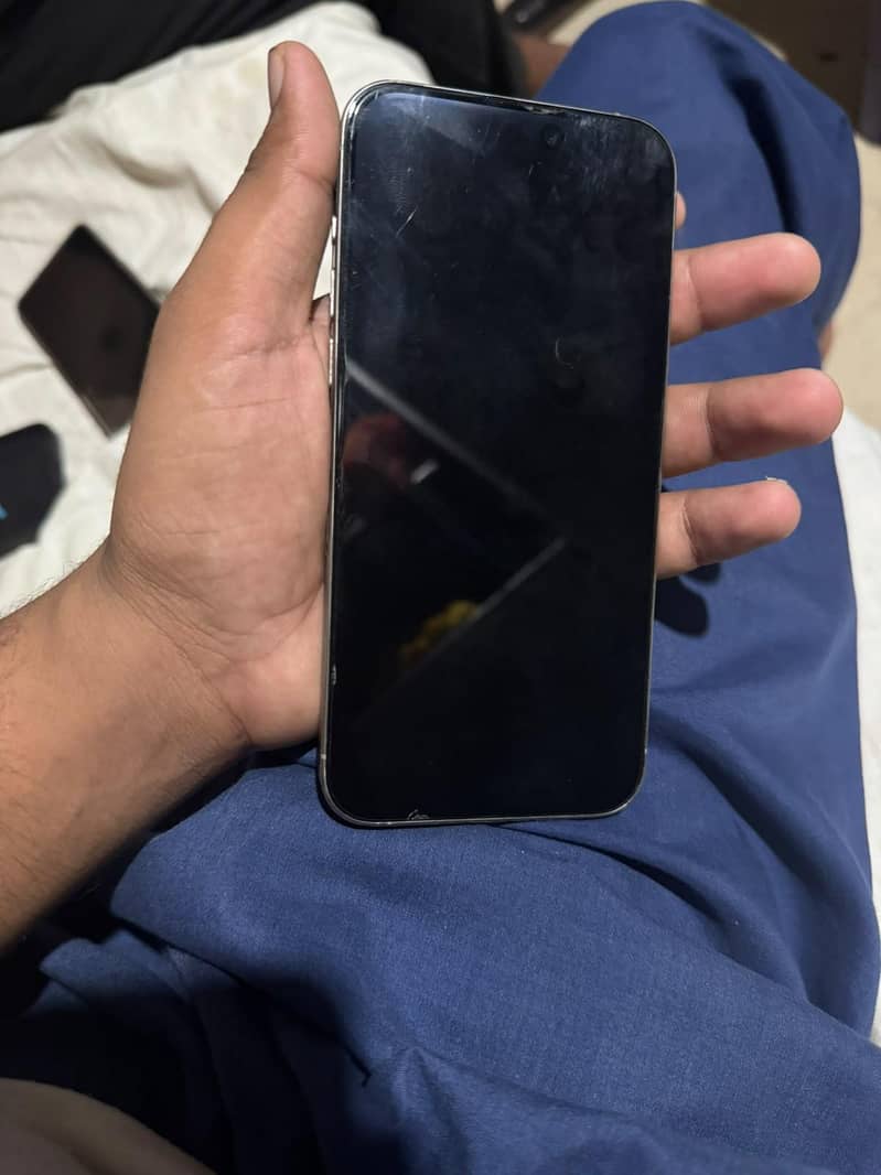 Apple iPhone 15 Pro Max 5
