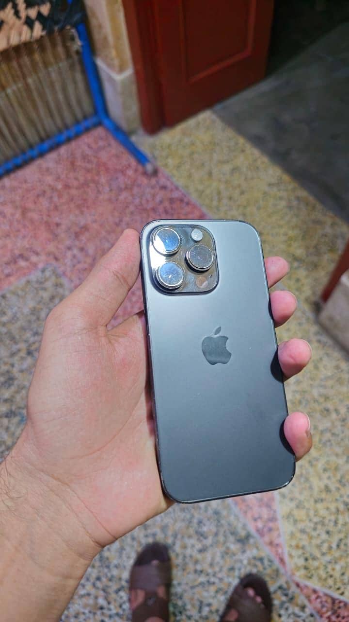 Apple iPhone 14 Pro 1
