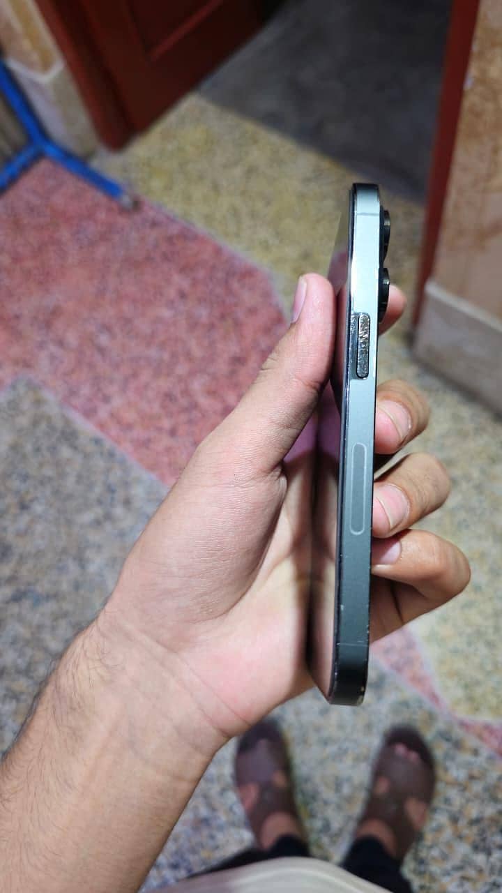 Apple iPhone 14 Pro 2