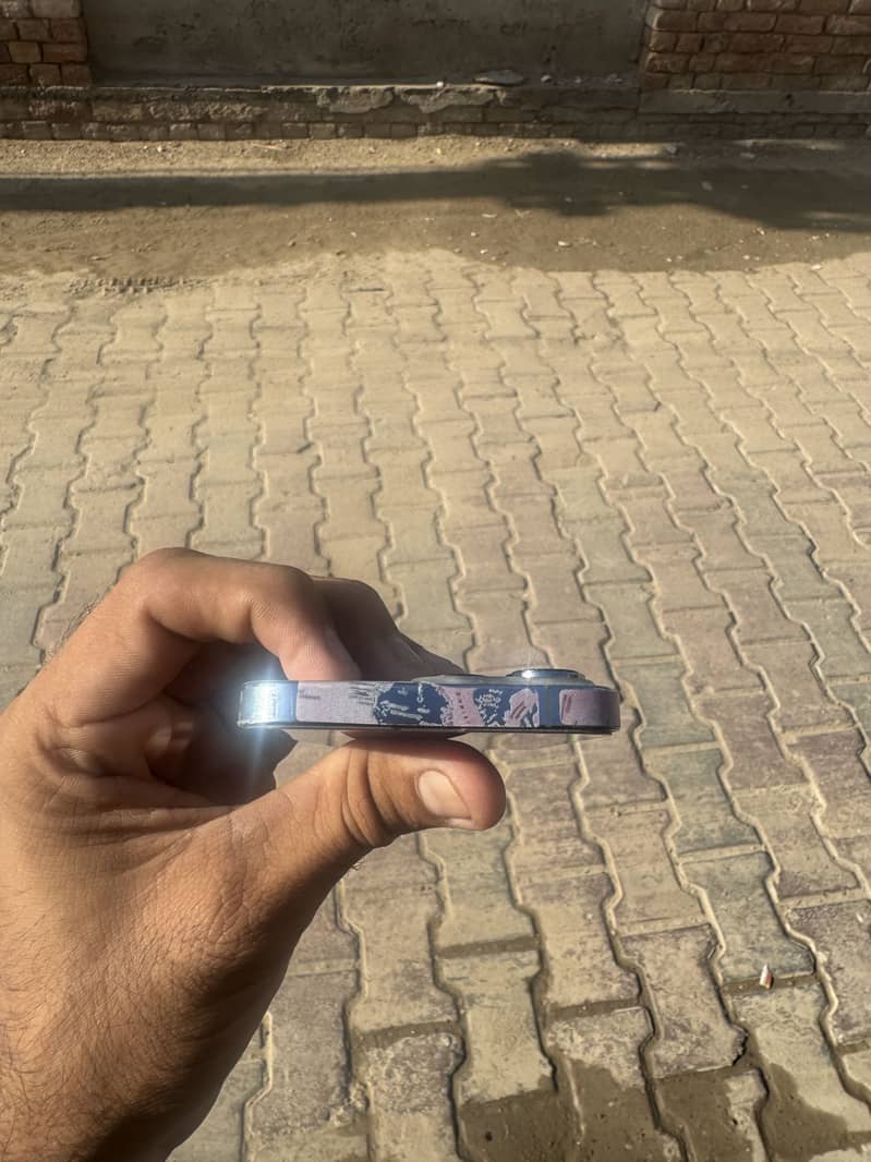 Apple iPhone 13 Pro 1