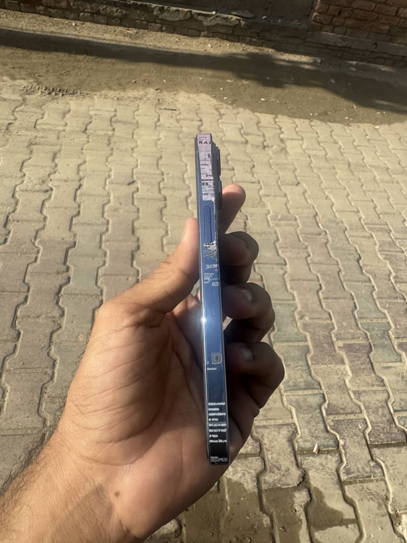 Apple iPhone 13 Pro 4