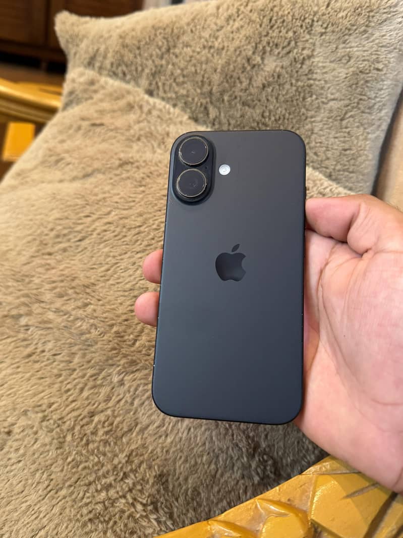 Apple iPhone 16 1