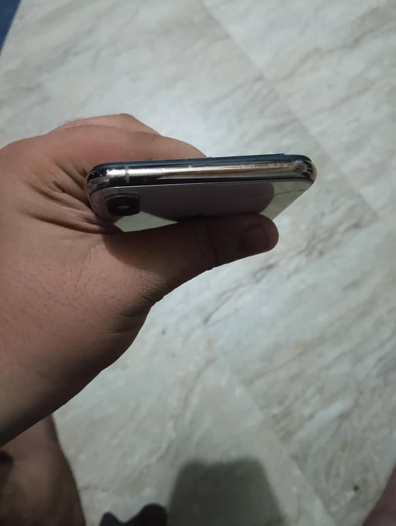 Apple iPhone XS Max 2