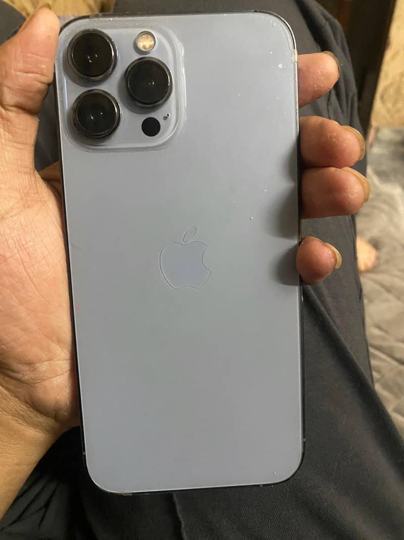 Apple iPhone 13 Pro Max 2