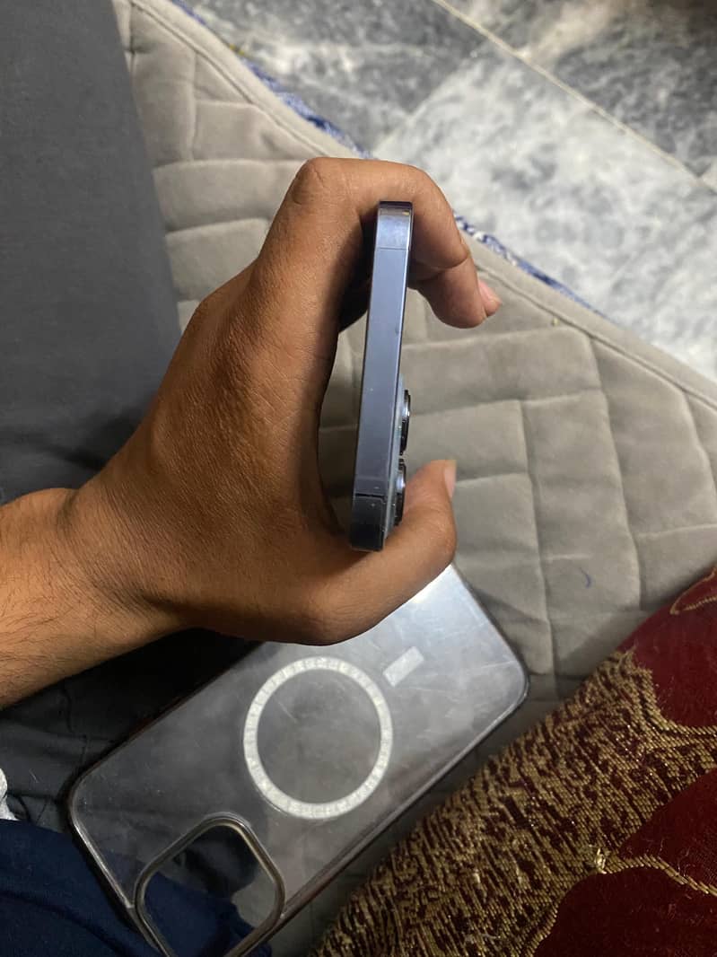 Apple iPhone 13 Pro Max 8