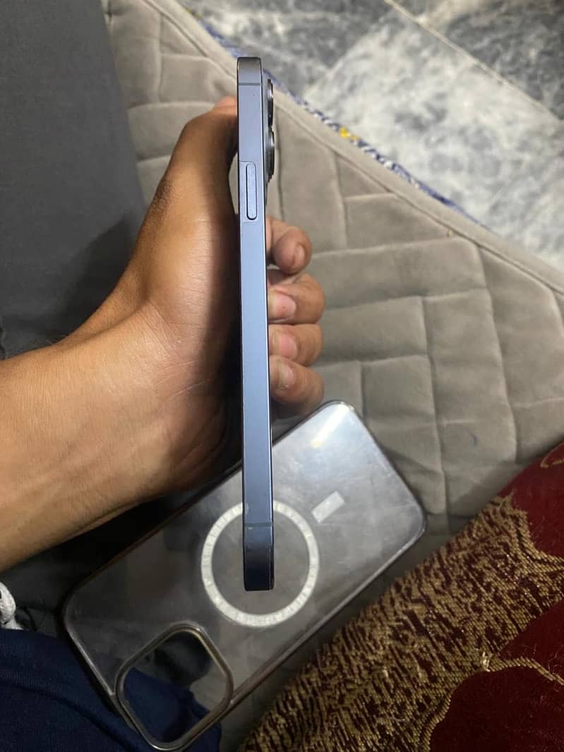 Apple iPhone 13 Pro Max 11