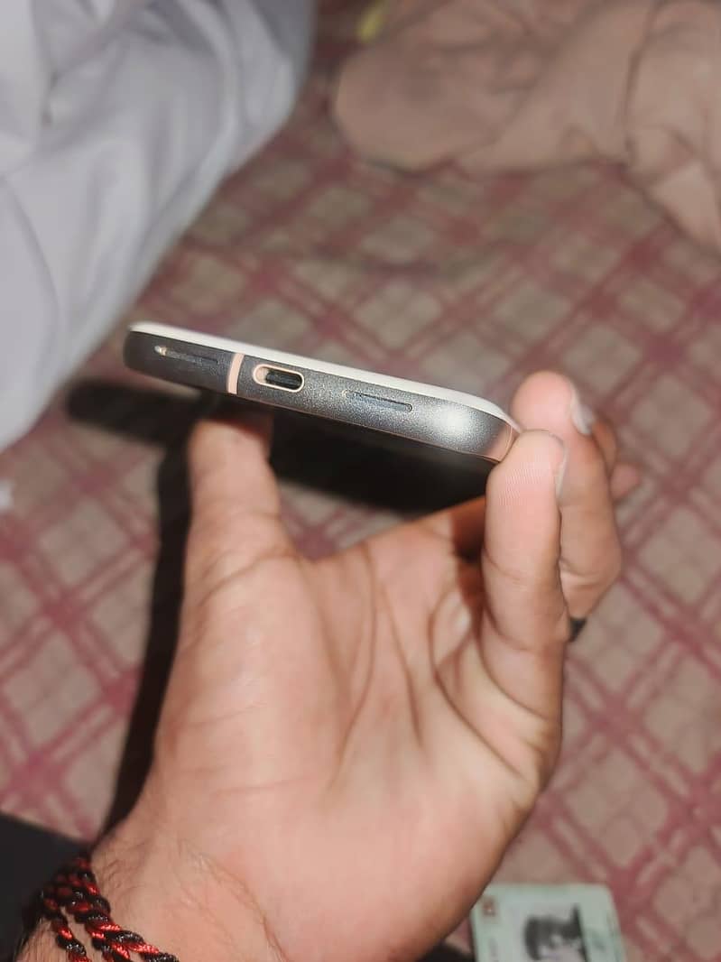Google Pixel 8 0
