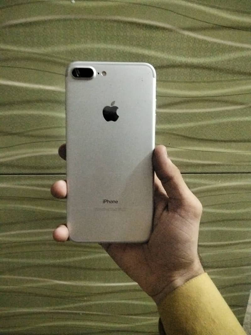 Apple iPhone 7 Plus 0