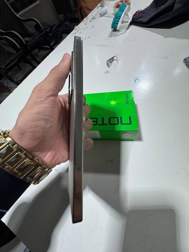 Infinix Note 40 4