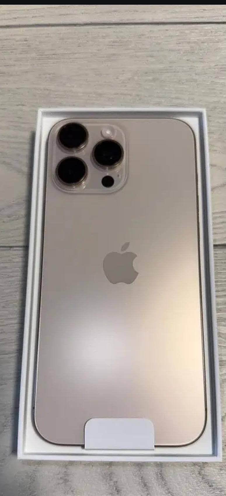 Apple iPhone 16 Pro Max 1