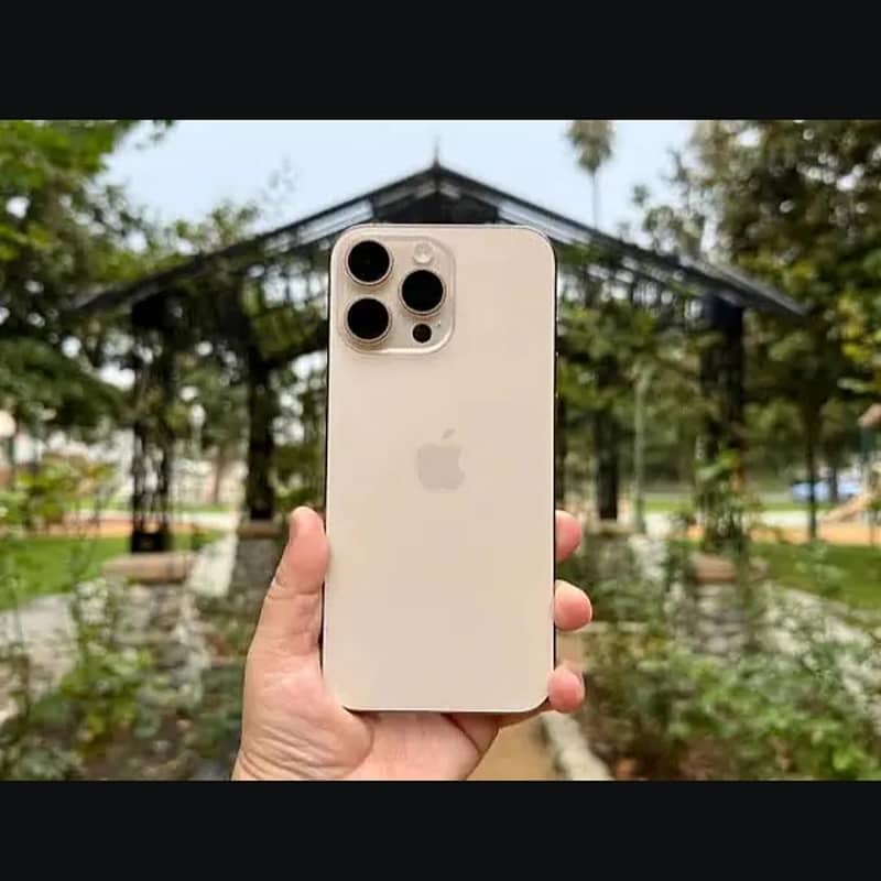 Apple iPhone 16 Pro Max 3