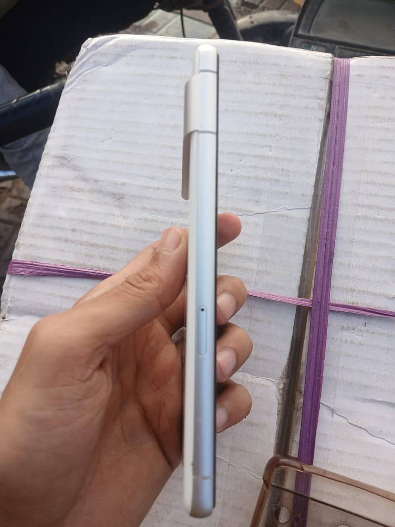Google Pixel 7 4