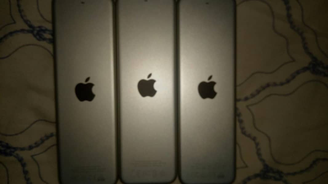 Apple Remote 1