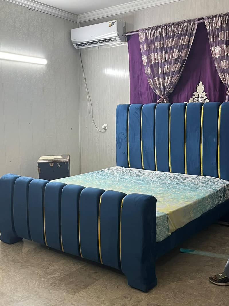 King side Bed 0