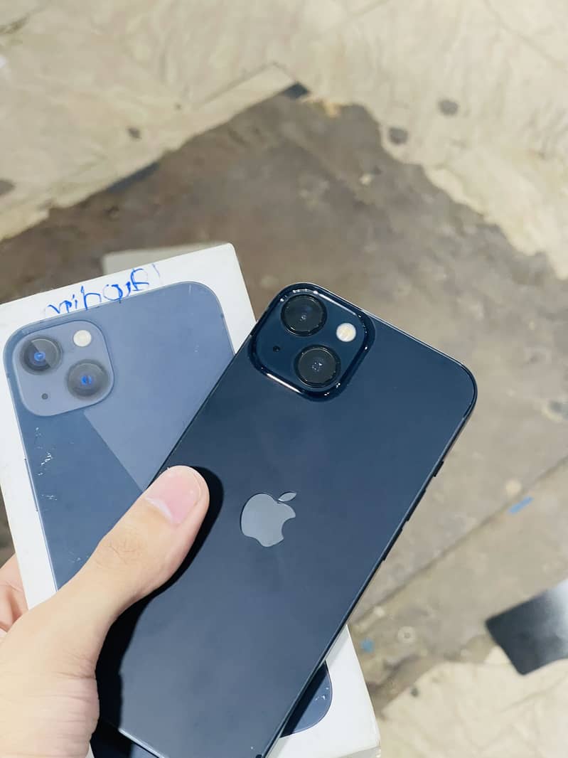 Apple iPhone 13 2