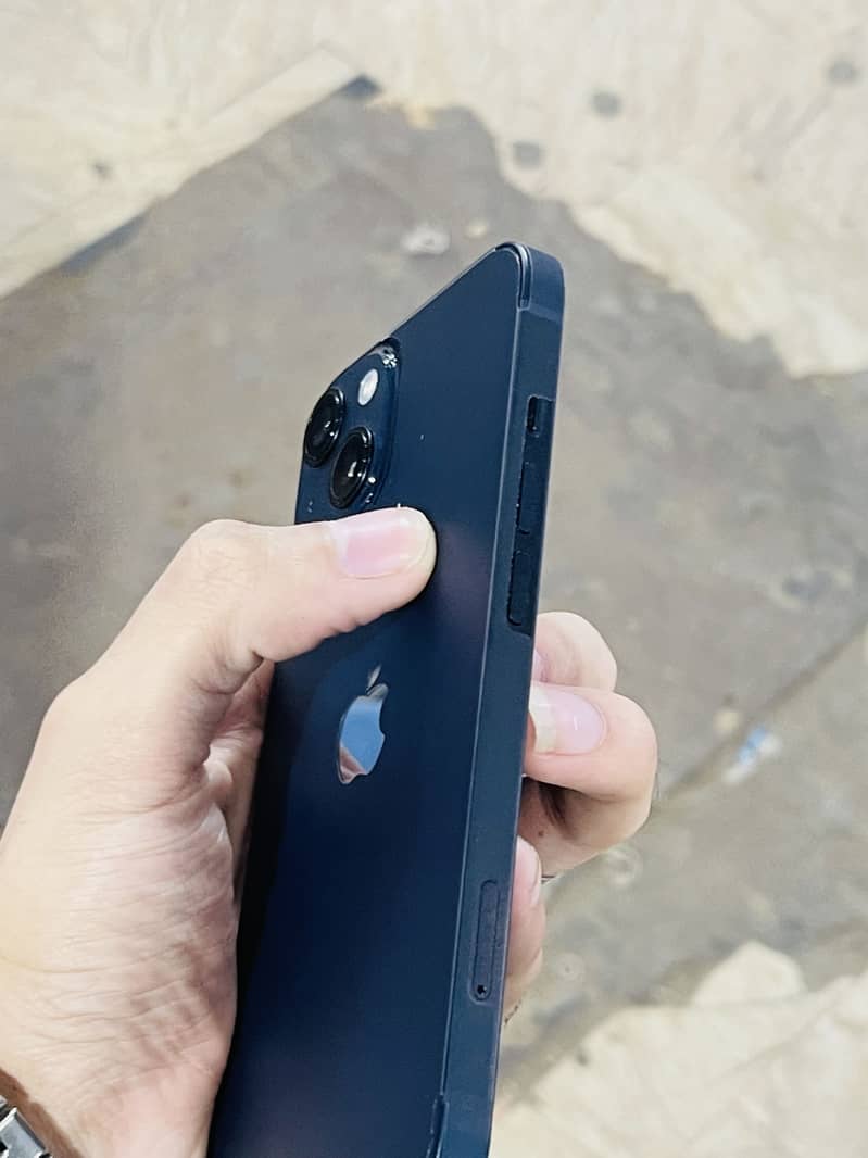Apple iPhone 13 3