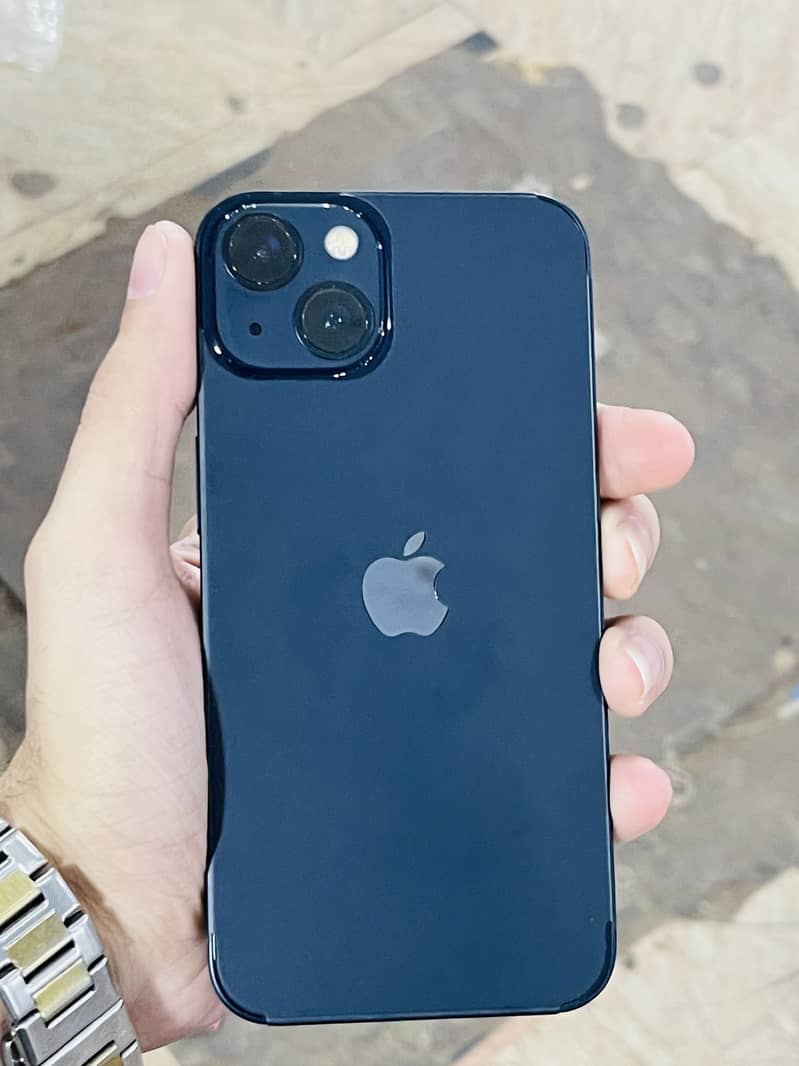 Apple iPhone 13 4