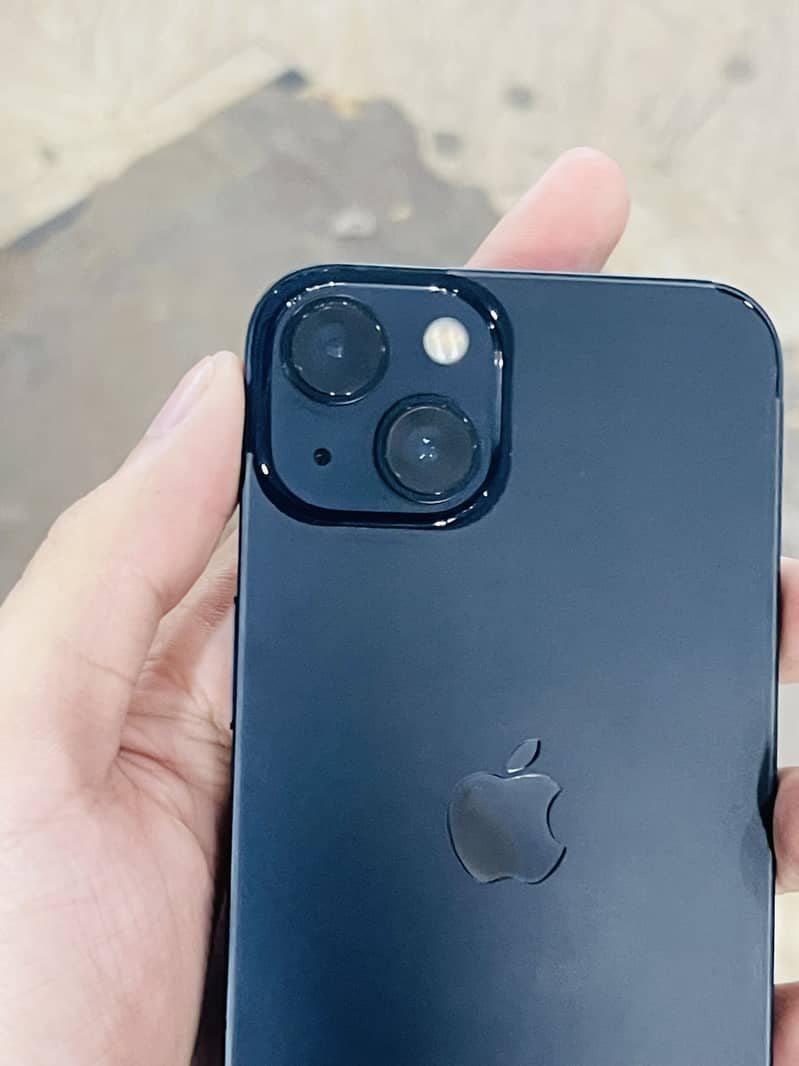 Apple iPhone 13 6