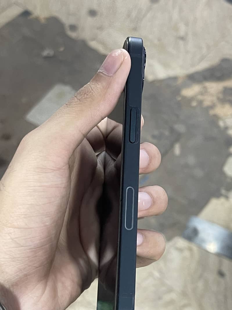 Apple iPhone 13 7