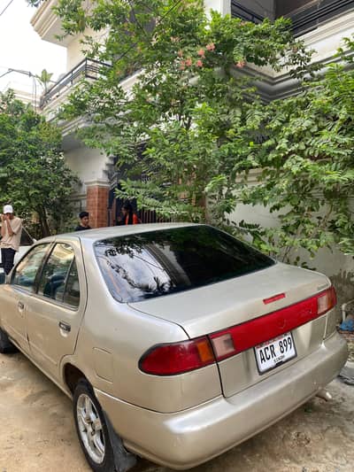 Nissan Sunny 2000