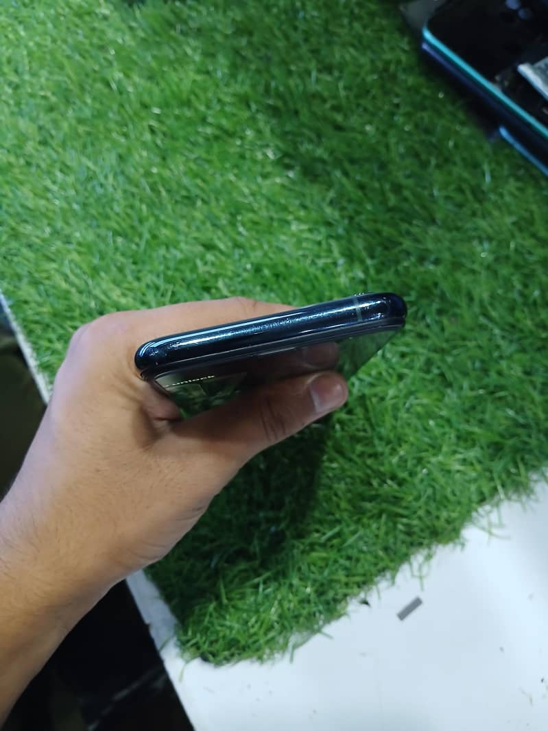 Apple iPhone 11 Pro 5