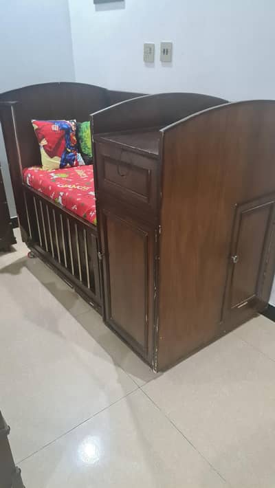 baby cot