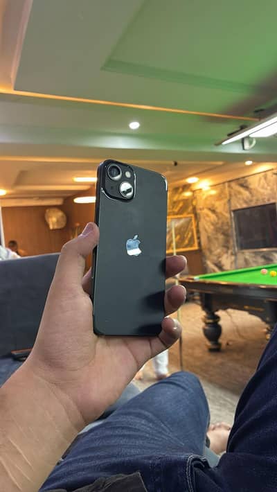 Apple iPhone 13