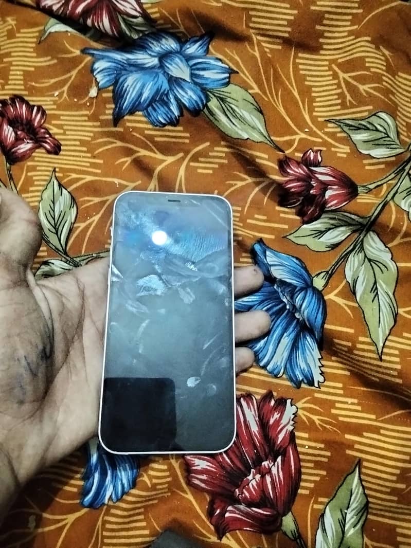 Apple iPhone 12 3