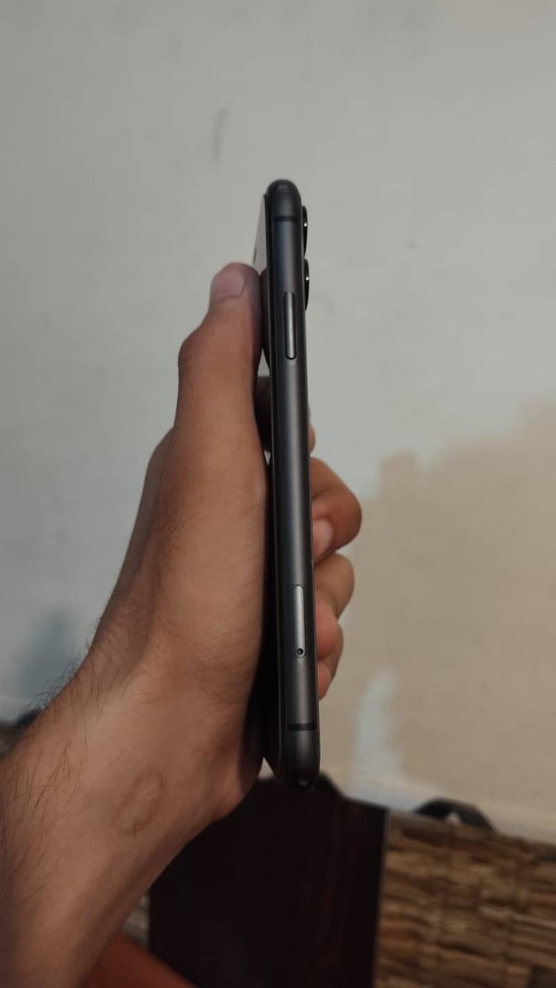 IPHONE 11 3