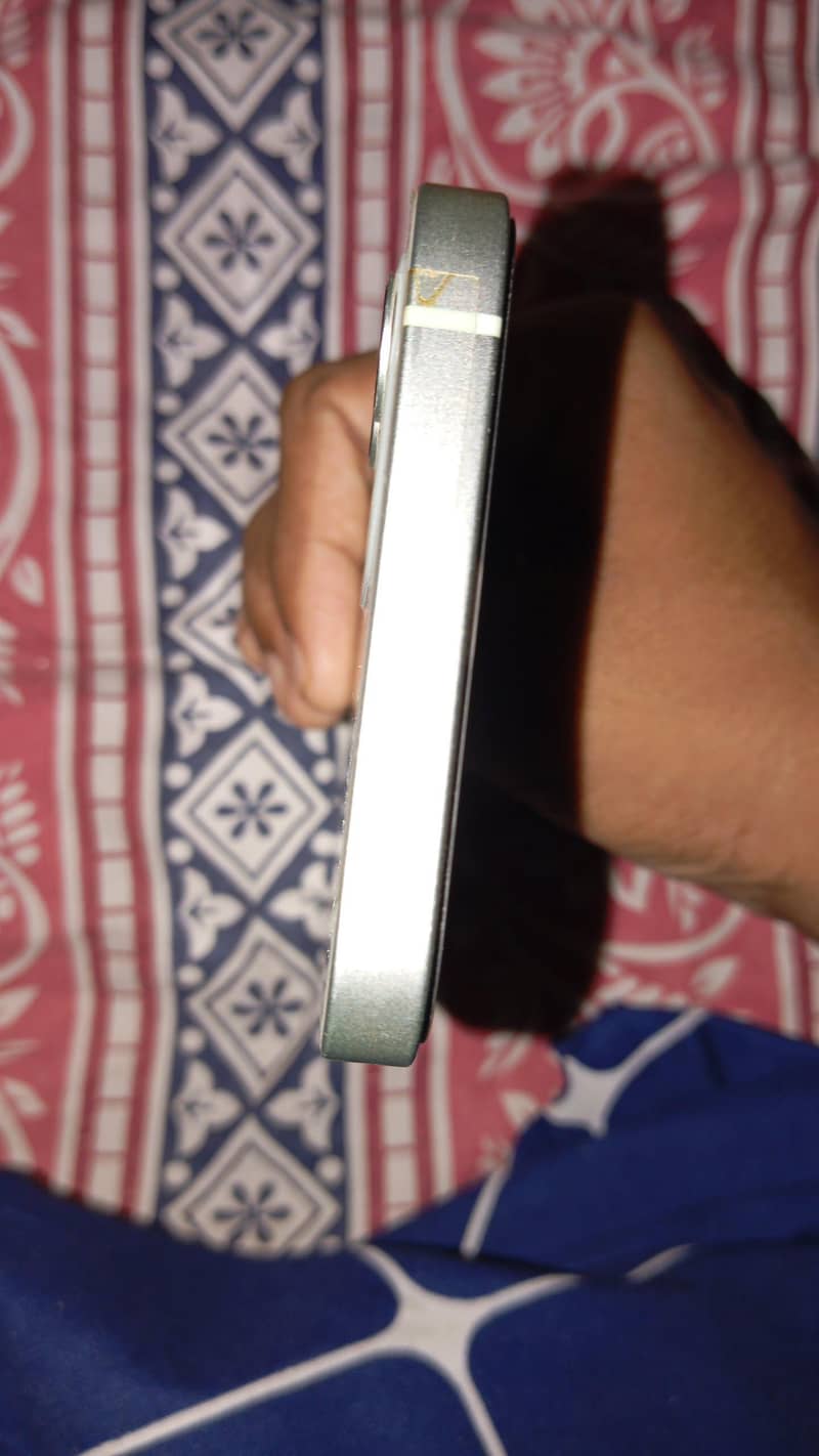 Apple iPhone 12 5