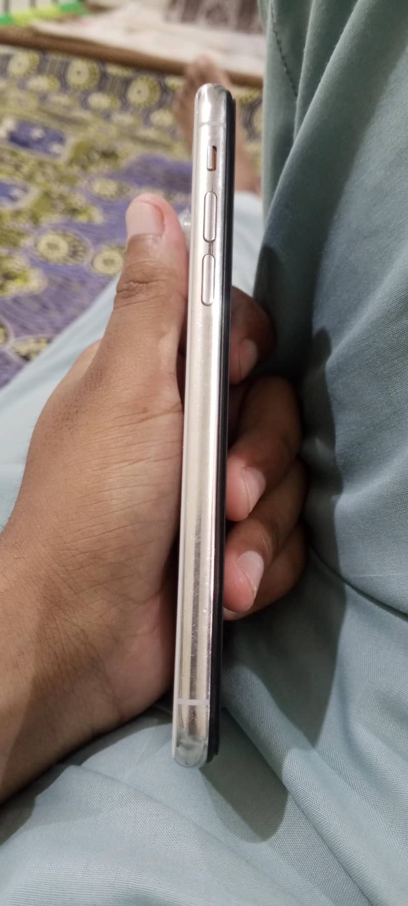 Apple iPhone X 4